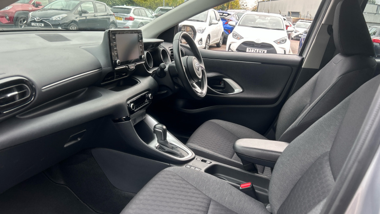 Toyota Yaris 1.5 Hybrid Design 5dr CVT Hybrid Hatchback